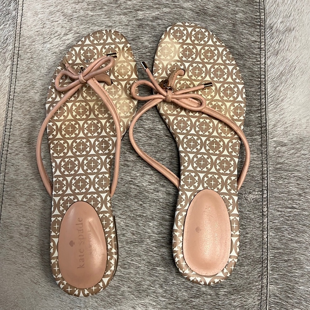 Kate Spade leather flip flops size 9.5